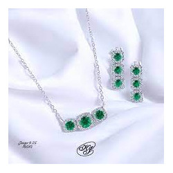 Set de plata con perlas verdes, incluye gargantilla y areyes